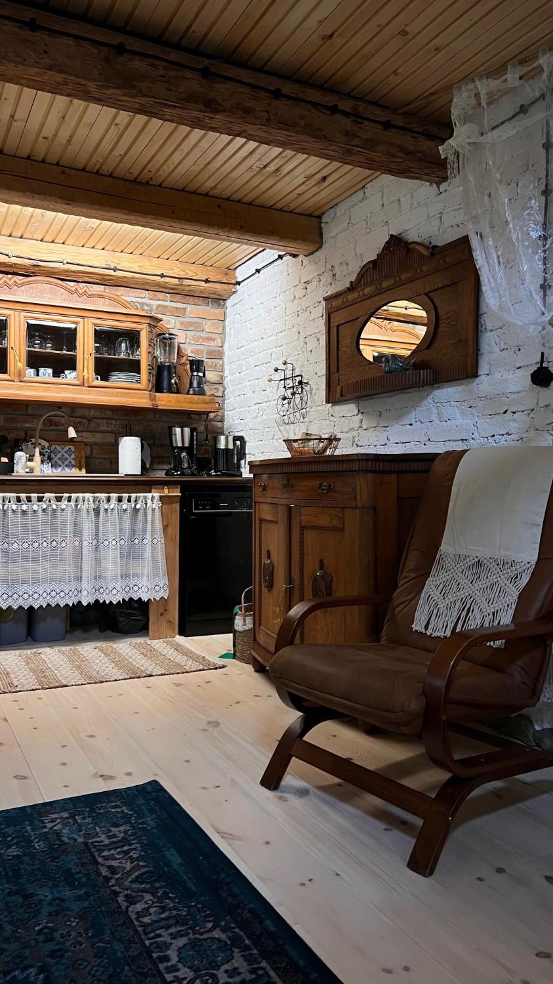 3 Pory Roku Apartment Komarno